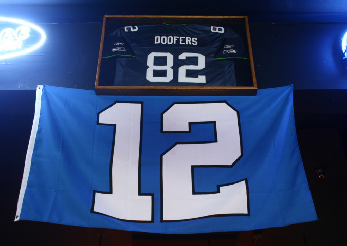 12 Seahawks flag and jersey